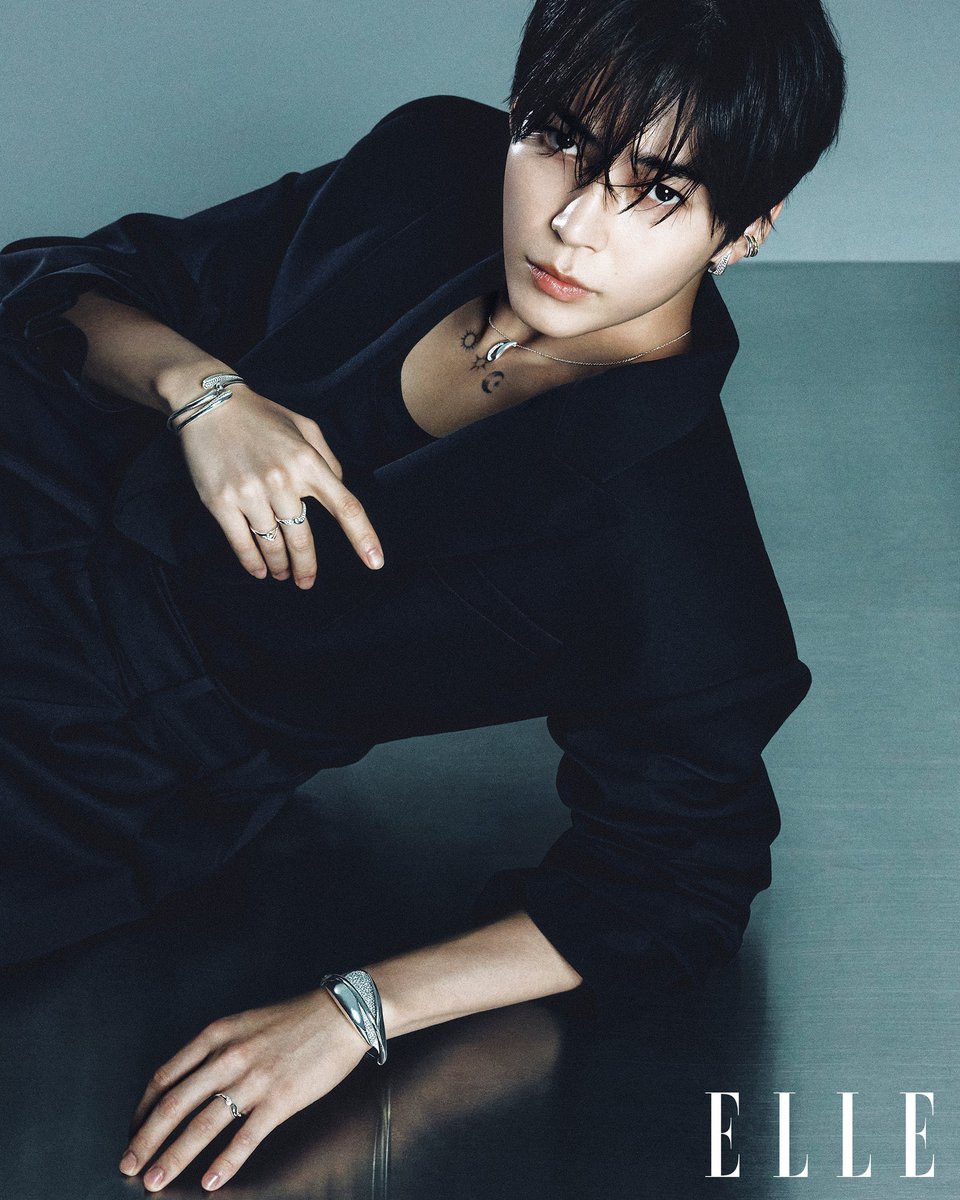 oohaobina's tweet photo. DAMN SUNG HANBIN IS SO HOT 🔥😮 https://t.co/at1bvxjQs2