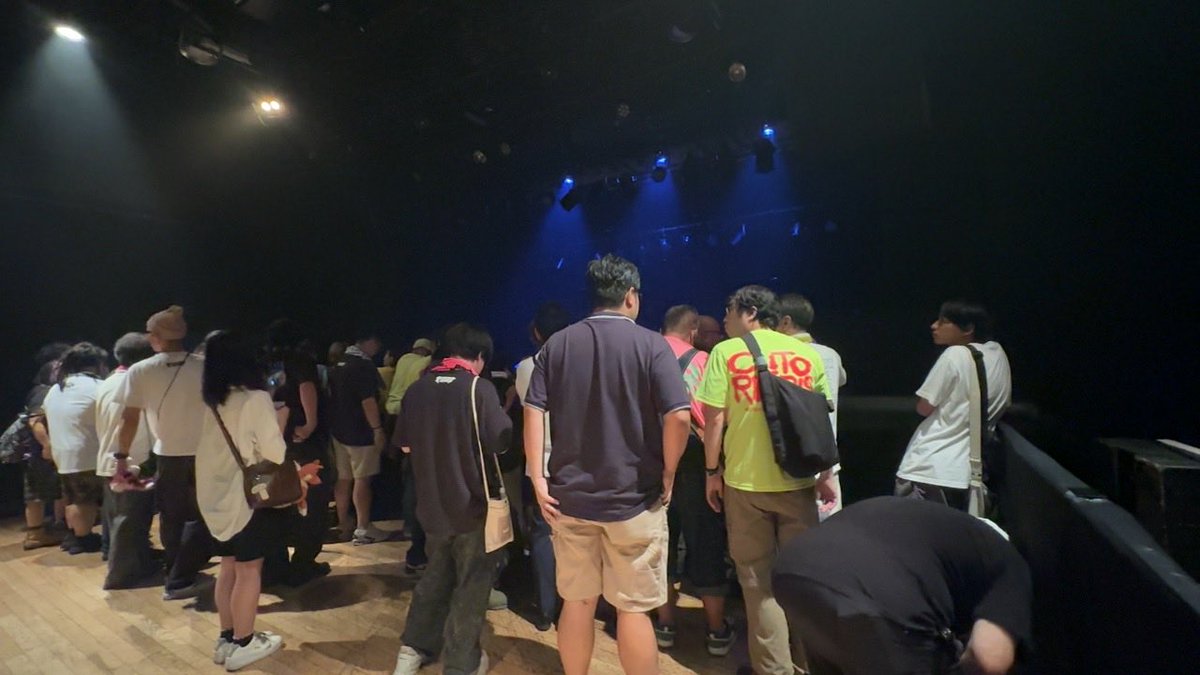 kamon255's tweet photo. HOLS
PIGGS
クリトリック・リス
代官山UNIT
とても良いカード
2杯目からの酒の販売は無し
なんでだろう https://t.co/o3GDDMbmP1