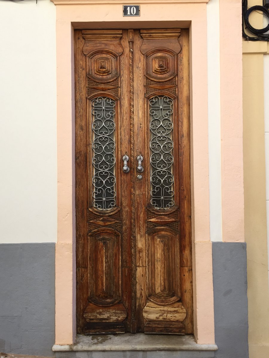 LizanneLloyd's tweet photo. #WeekKforKn #AlphabetChallenge Knobs in Silves https://t.co/JoDFgrZzoQ