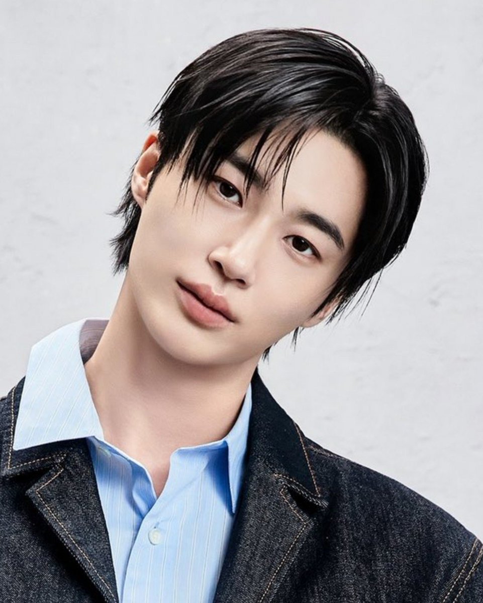 byeonwoonist's tweet photo. BRO WHAT A FACE https://t.co/PvPVa8Nn7W