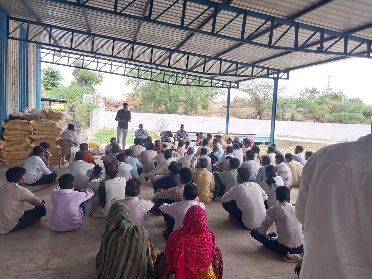 Gsbanaskantha's tweet photo. फील्ड में लगातार कार्य करने वाले ग्रामसेवकों के लिए उचित यात्रा भत्ते की व्यवस्था की जाए।
#GramsevakNyayladat @CMOGuj @gujagridept @jitu_vaghani @rcmeenaias https://t.co/H8mjOsdaWw
