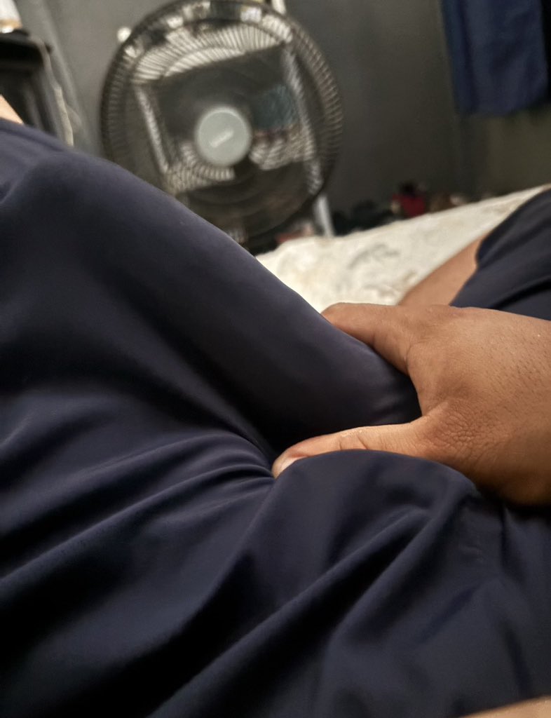 YesYes4ysj's tweet photo. Quien para jugar? Estoy caliente🔥 https://t.co/s0aEGXYG7l