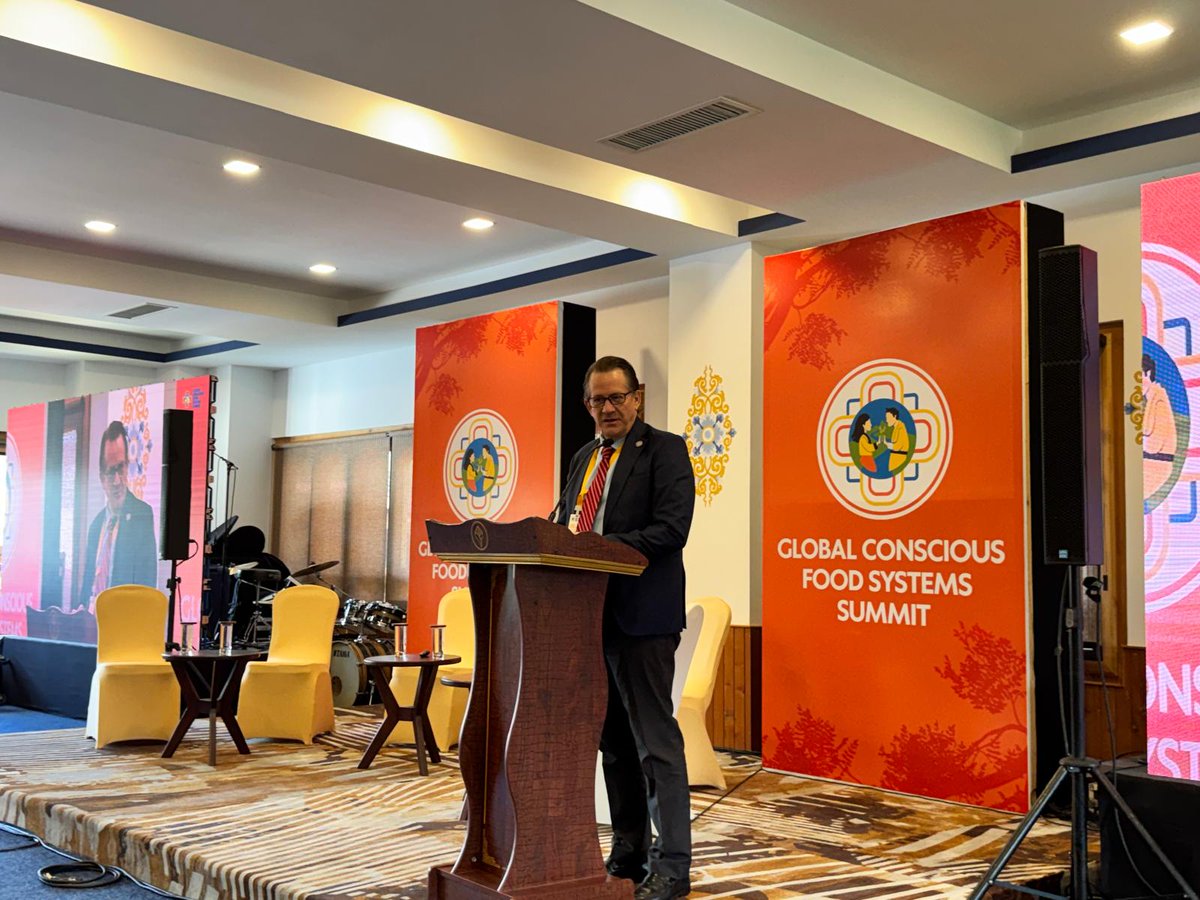 FoodSystems's tweet photo. ๐ At the #ConsciousFoodSystems Summit, Hub Director a.i. Carlos Watson highlighted the leadership behind effective policy, governance and finance, including the role of National #FoodSystems Convenors in building trust and bringing sectors together.
๐ฌโIt is through a shared vision and a common sense of purpose across people that policies will align.โ #2026SummitBhutan