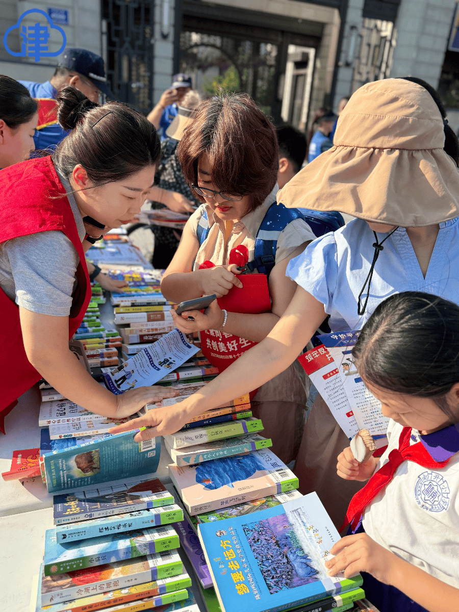 mistl126752's tweet photo. Weekend Community Book Swap! Bring your gently used books, grab new reads, and meet neighbors this Sat 2-5PM at the Community Garden—free u0026 fun for all ages! https://t.co/5J91IuFbmJ