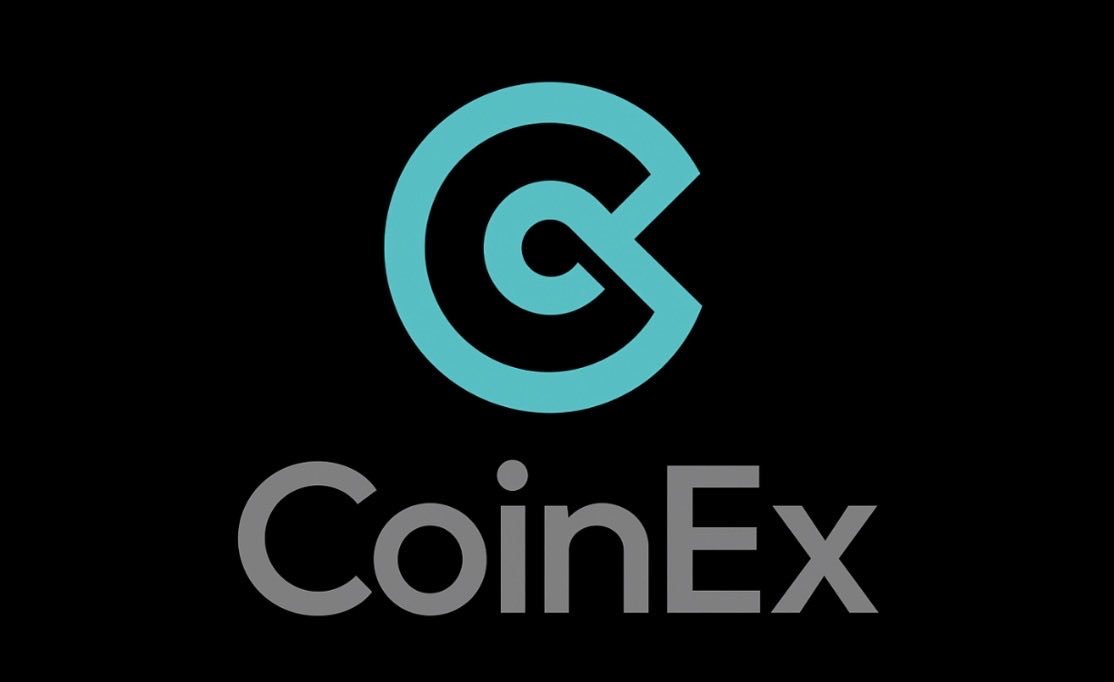 CryptoForSA's tweet photo. • سقوط مدوٍّ جديد!

منصة ( كوينيس - CoinEx ) أغلقت أبوابها
بطريقةٍ مُحزنة فعلًا!

كانت (من) أفضل المنصات وأوثقها رغم
عدم معرفة الكثير عنها!

المنصة أعلنت من قبل أن التصفية ستكون
بطريقة منظمة، وأن أموال المستخدمين في
مأمن، وبإمكانهم السحب!

كان بإمكان مؤسسها ورئيسها التنفيذي
الصيني: يانغ هاي بو، بيعها حيث إنها تقع
في هونغ كونغ..

ولكنه ذكر أنه رفض العروض لأن مستخدمي
المنصة وثقوا فيها ووثقوا فيه شخصيًّا..!

والصراحة أنا أشوف كلامه واقعي وليس
دعاية لنفسه (والله أعلم بالخفايا).

قال أيضًا: إن أعباء الامتثال يتزايد ولا تنقص
لكن السيولة وحركة السوق تعلو وتنخفض
وهذا خطر يهدد المشاريع التي يكون إيرادها
غير مجدٍ مع المصروفات الكبيرة المتزايدة

فمخاطر الامتثال لا ترحم ..

(الجملة الأخيرة من عندي، لكنها حقيقة)