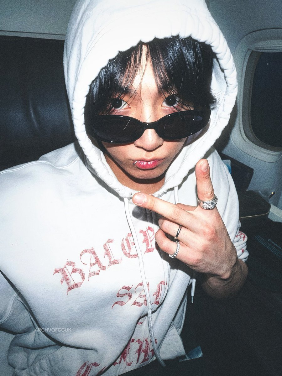 sunymoonjjkk's tweet photo. #BTS #BTSARMY #BTS_WORLDTOUR_BANGKOK #ARIRANGINBANGKOK https://t.co/eNbu23FJzV