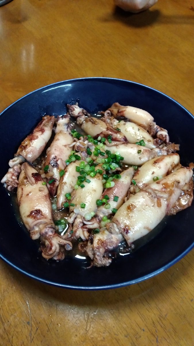 fried_ebi_'s tweet photo. ヤリイカの
にんにくバター醤油炒め♪

美味すぎる！
下処理は軟骨外しただけ…
旨過ぎる！
#ヤリイカ 
#にんにくバター醤油炒め
#飯テロ https://t.co/Pq2CCsGWRV