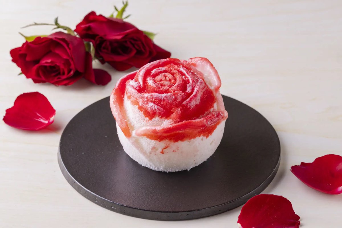 Hama_Seikatsu's tweet photo. 高島屋の象徴であり、横浜市の市花「薔薇」を和菓子に。弁才天が横浜高島屋限定の「薔薇いちご大福」「薔薇わらび餅」を発売| 株式会社弁才天のプレスリリース
https://t.co/QmFxHJogVw https://t.co/pz34MbumkP