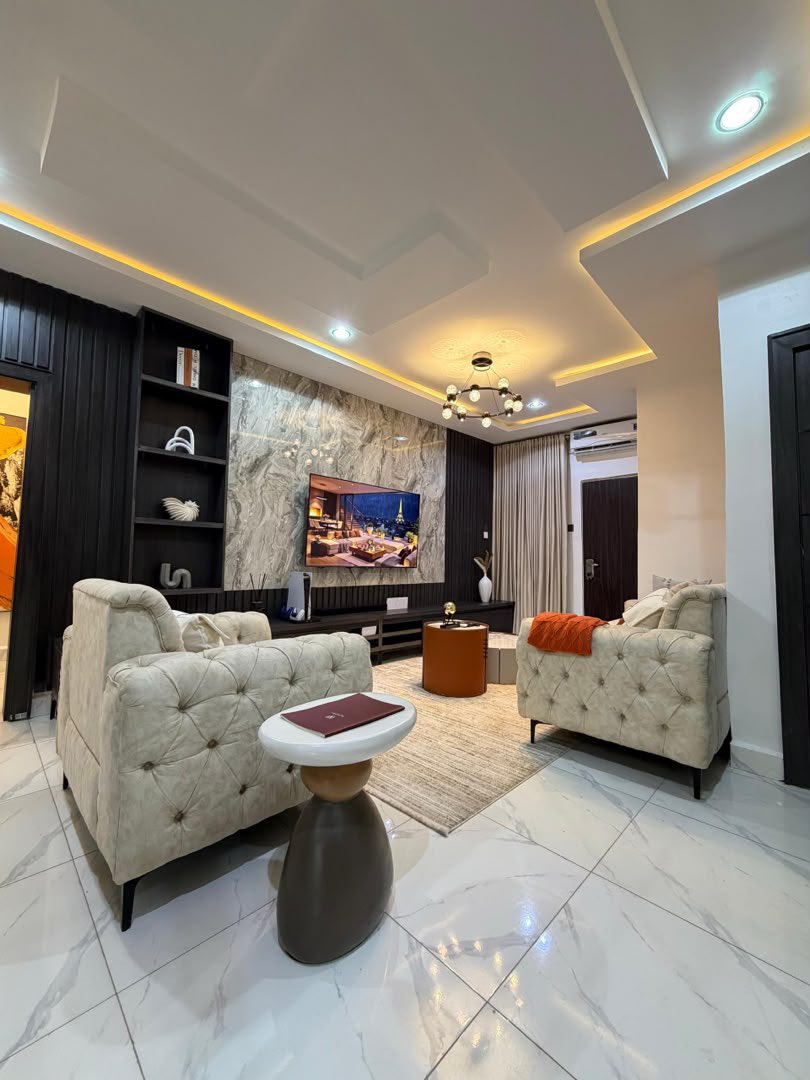 hee_l_dah's tweet photo. 2-Bedroom in Jahi, Abuja 
Currently available today 
Book now or book ahead!

Album of the year|| Champz || Iceking || Daddy Freeze || Aikou || Blessed Tuesday || Fireboy DML https://t.co/r4tfRrdb0y
