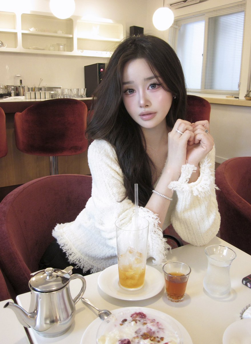 daaxxgyo's tweet photo. 📍라즈베리헤븐 
GL만화카페라는 소식에 레벅레벅 다녀옴👩🏻‍❤️‍💋‍👩🏼 빙수도 커피도 맛있고 사진도 잘 나와요 
더 많은 지엘 만화가 꽉꽉 채워지는 그날까지••• https://t.co/04RkBRmusc