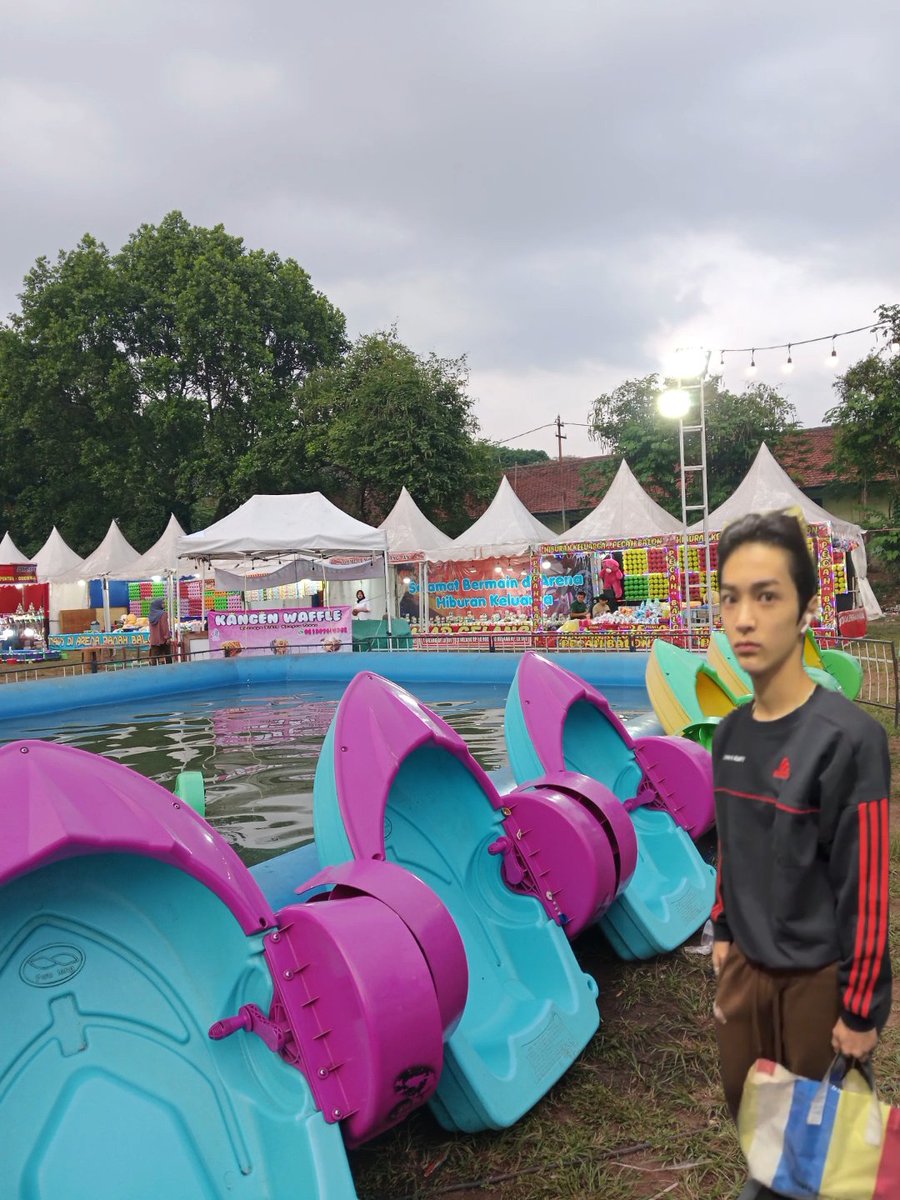 seandict's tweet photo. apasih?? pgn naek perahu?? https://t.co/3tRCEGFMOz