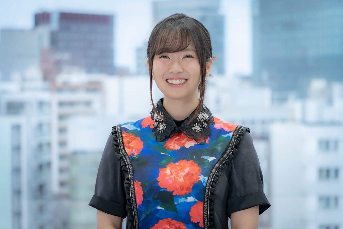 UNMe_JP's tweet photo. #TGS2026 の #UNMe ブースで流れている
花守ゆみり(@hanayumi09)さんメッセージ動画の
撮影時のお写真を公開📷✨

素敵なメッセージとサインをありがとうございました💐 https://t.co/fxzVlTh7y3
