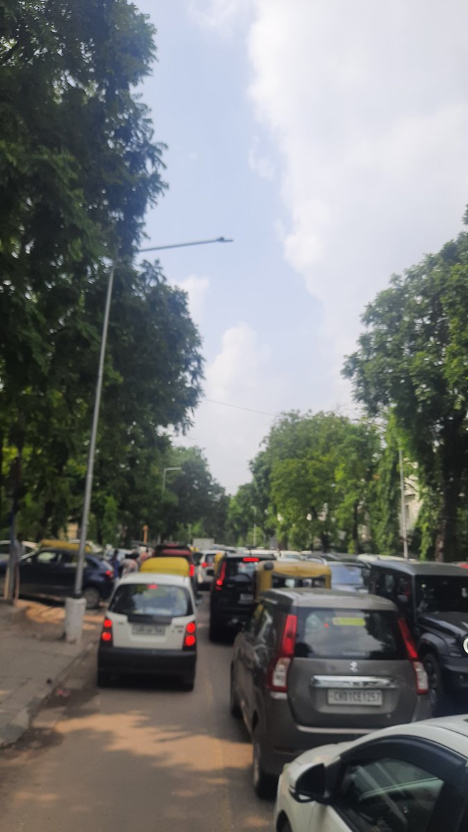 vikas20152016's tweet photo. @ssptfcchd @ssputchandigarh @Gulab_kataria 2 In Continuation How do the Ambulance and In emergency  if Senior  Citizens residents of 15 have emergency they can't reach the PGI which is 700 Mtrs only from 15 A . When will administration will wake up https://t.co/EOt8aMoaO7