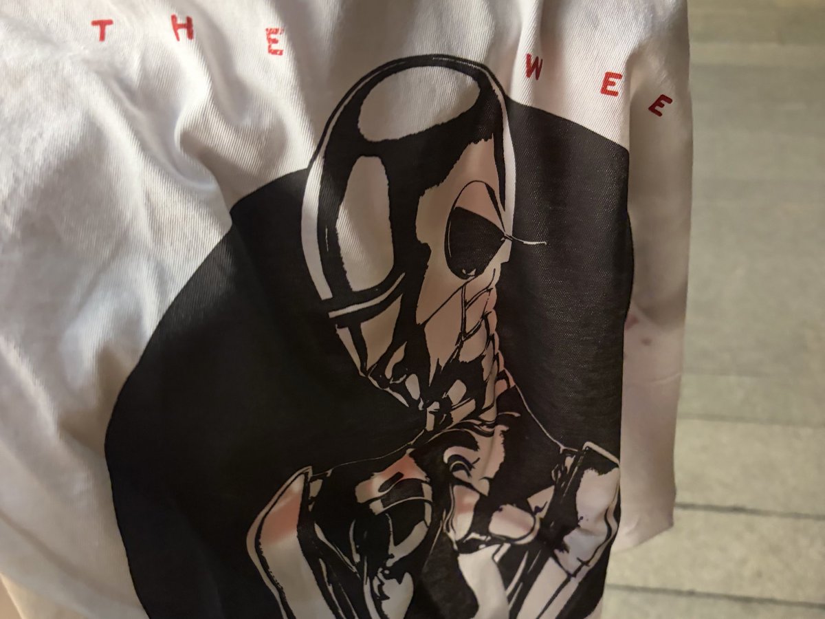 270yen_'s tweet photo. 初日も行ったんだけど、Sexy Robot Tシャツ入荷に釣られてまた来ちゃったThe Weeknd Pop Up Store😅10年前のForever21もびっくり、炎天下に干したら1時間で破けそうな極薄Tシャツに万はツレェけど、多分一番好きなデザインであろう🤓 https://t.co/HYwd0tFUKV