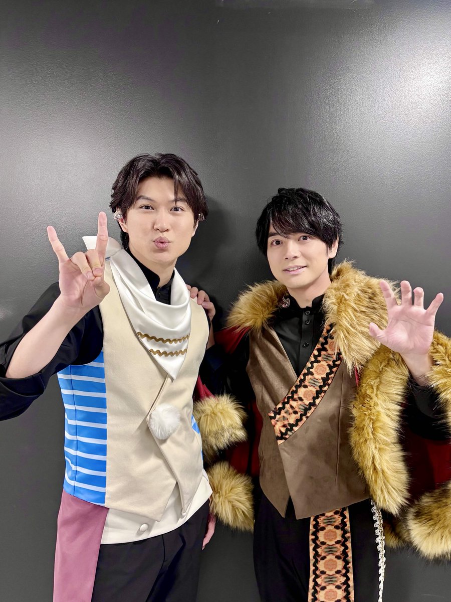 aslebenOfficial's tweet photo. 「THE IDOLM@STER SideM 11th STAGE ～EVER EVER＠FTER～」DAY2に #榎木淳弥 #矢野奨吾 が出演させていただきました！

ご来場・ご視聴のプロデューサーの皆様、ありがとうございました！🐭🦁✨

#SideM11th_day2
#SideM11th https://t.co/x3QiDCXVlG