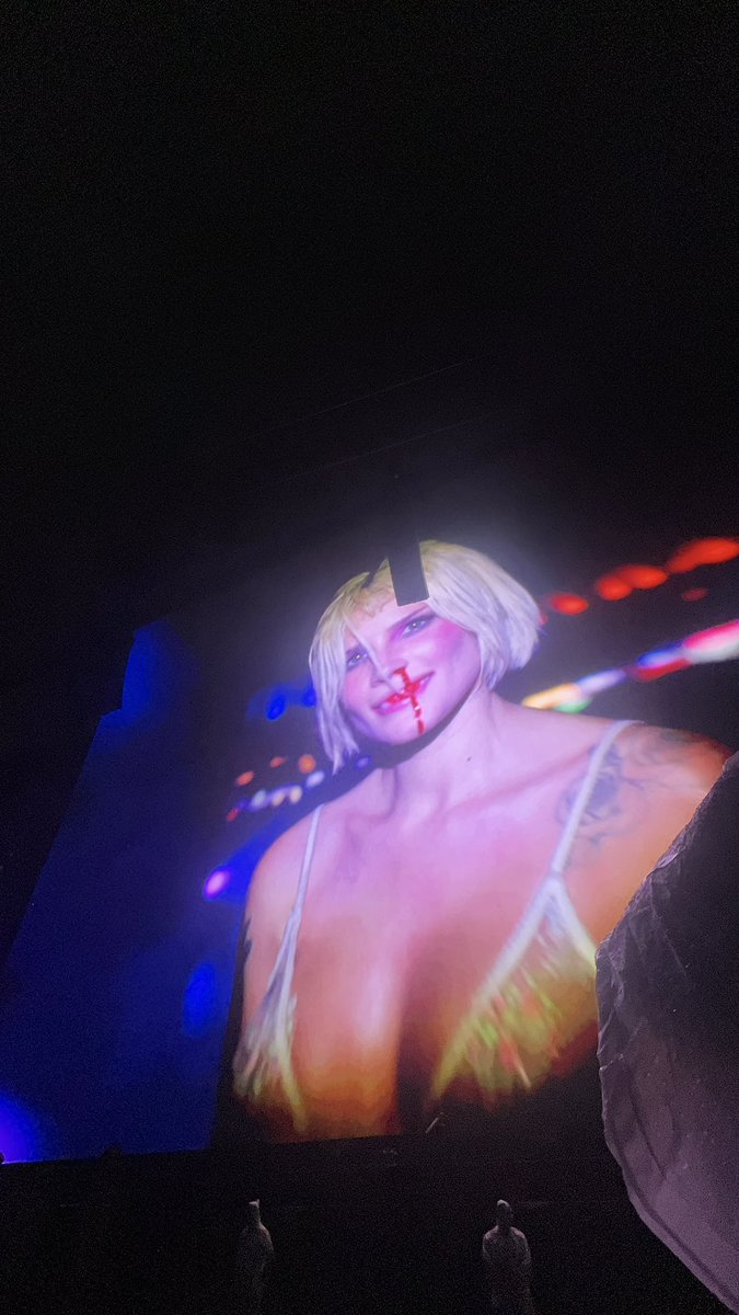 sachstons's tweet photo. photos of @halsey youve never seen before cause i took them :) https://t.co/gYM10jCEuD
