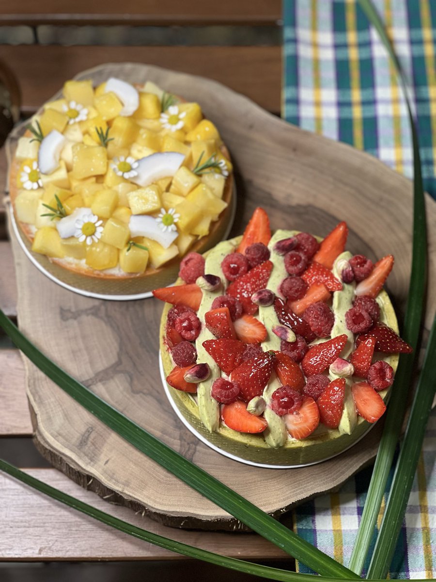 Hastimk1383's tweet photo. من در تارت هام واقعا ادعا دارم🥹💕🥥
از بس خوشمزه و جذابن🥧🍓 https://t.co/83HvjRezXW