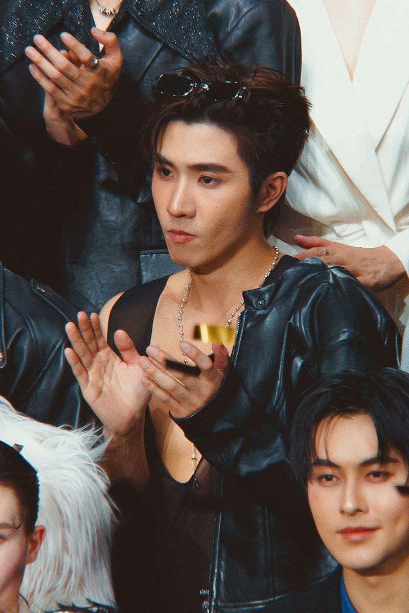 floristsflowerr's tweet photo. 𝕻𝖊𝖗𝖙𝖍.🖤✨

🎞️ : Camlab.

#MchoiceMintAwards2026
#PerthTanapon https://t.co/a77H3rRWsq