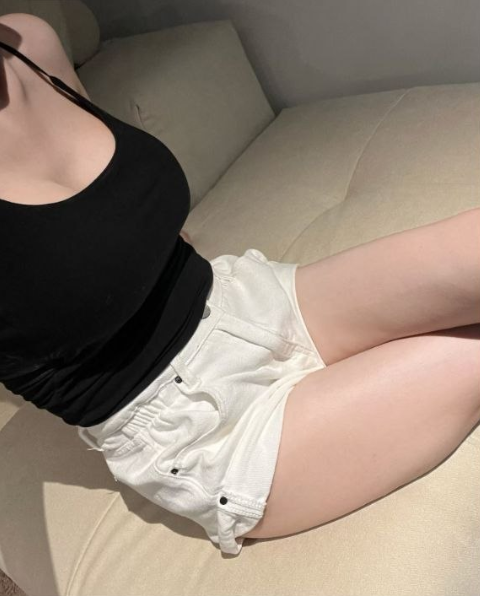Wamspire's tweet photo. 新人刚玩x

想发点照片  有人锐评女大福照吗

直接给不墨迹  发完我要删了….. https://t.co/QyOy6C7Pl1