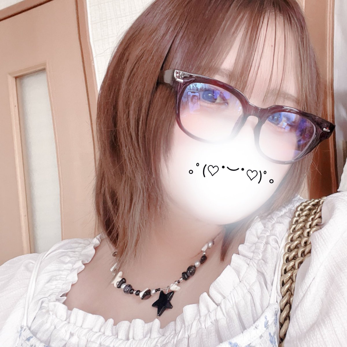 mozu__910's tweet photo. めがね https://t.co/HIvk2R2OUr
