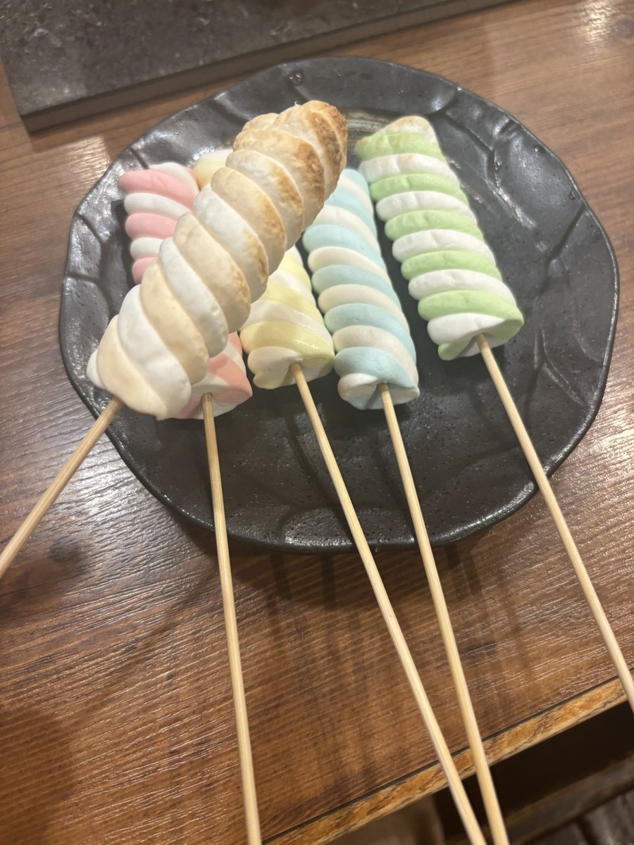cutezombie291's tweet photo. ましゅまろを焼いたよ！
かりっとふわっとあまーくて幸せ😍 https://t.co/C4acvxkP4U