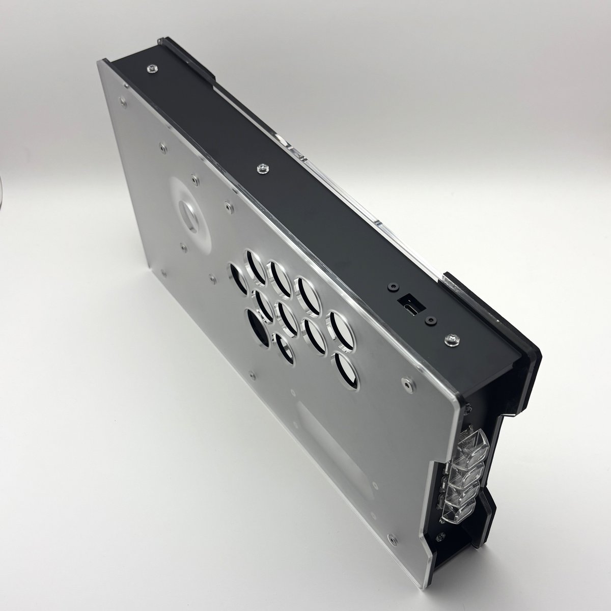 fruitsfactoryjp's tweet photo. #Frucon
Layout : Custom
Size : 360mm x 195mm
Base Panel : Mat Black
Side Frame : Mat Black
Keycap : Crystal Transparent
Connector : Brook
Tag : Type-D / Opal
Spacer : Opal
Weight : 1.2kg
Region : Europe / France https://t.co/2tP36Dtnx5