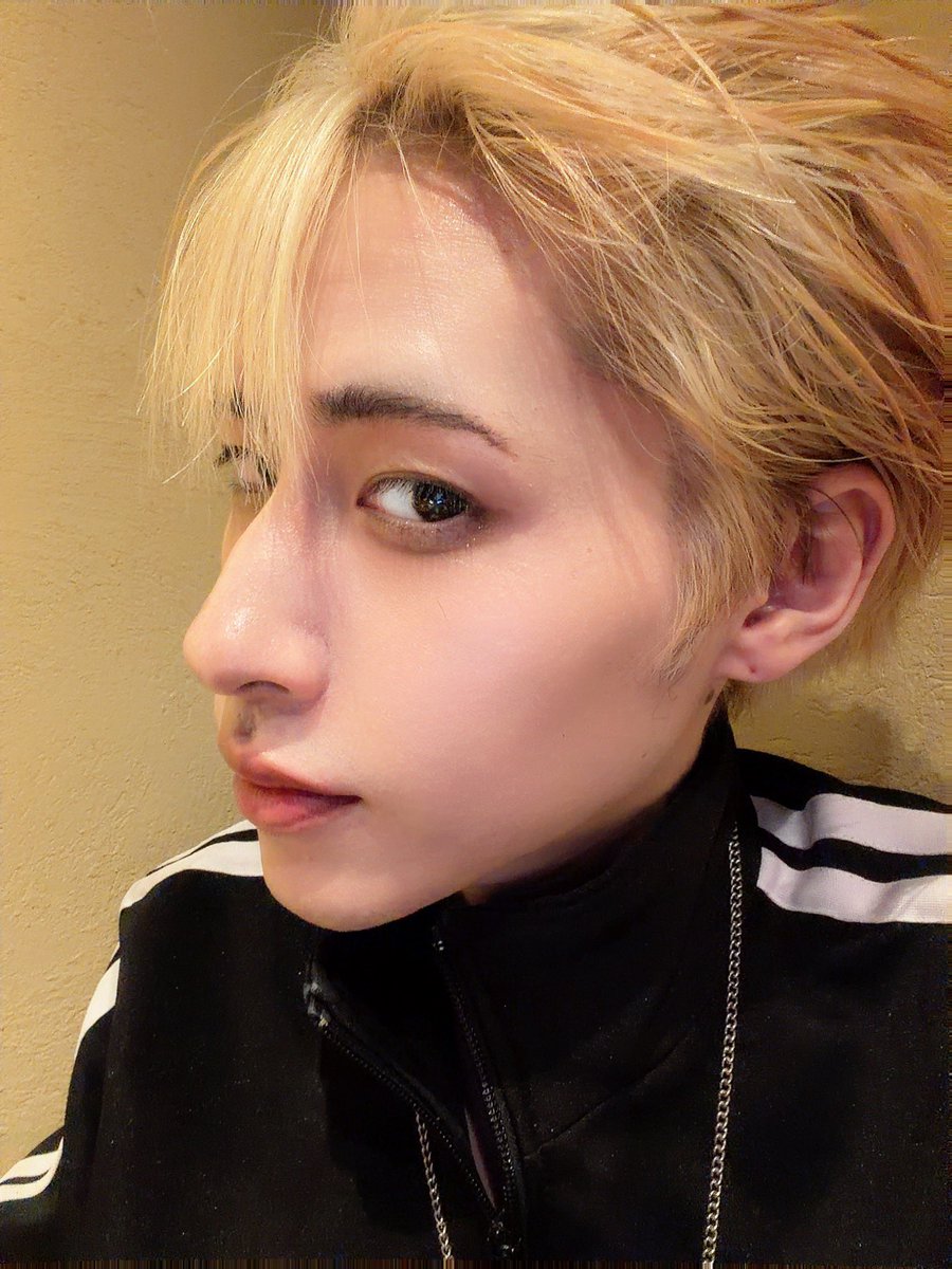 cos_khy's tweet photo. 金髪ボーイになったヨ👱 https://t.co/eHIwIJrnLF
