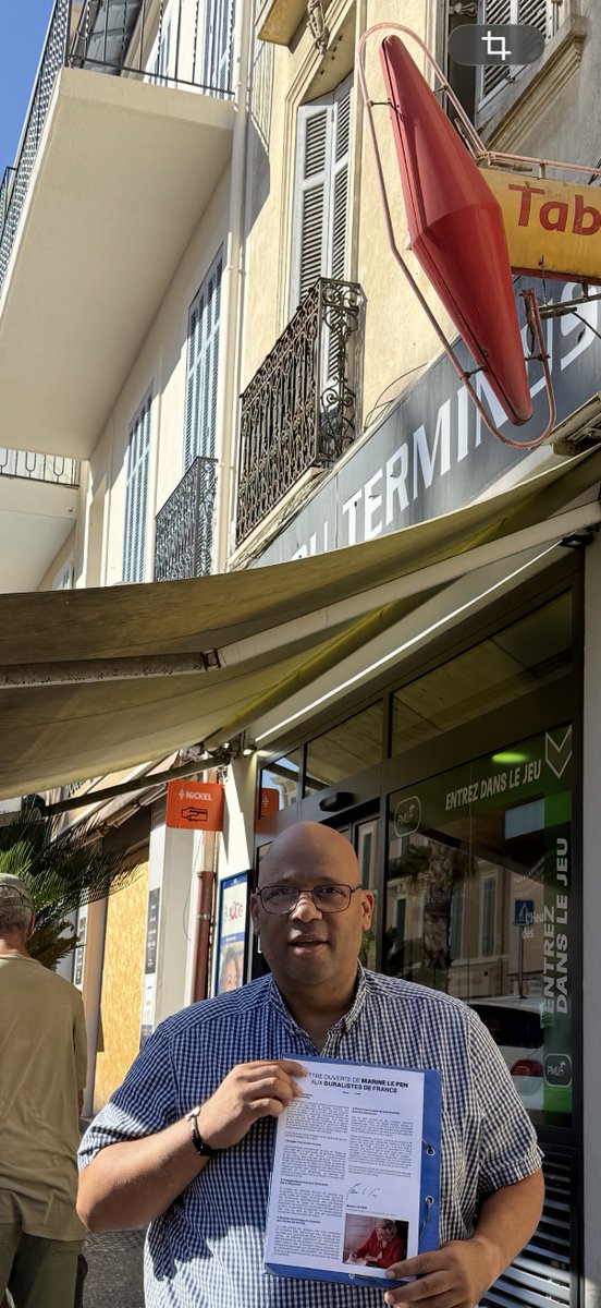 FranckGalbert's tweet photo. Rencontre avec nos buralistes du Cannet et de Mougins pour leur remettre la lettre ouverte de @MLP_officiel✉️
Taxes, insécurité, trafics illicites : nous défendons ces commerçants de proximité, piliers indispensables à la vie de nos communes. 🇫🇷🤝
#LeCannet #Mougins #Buralistes https://t.co/SivAnMtCDk