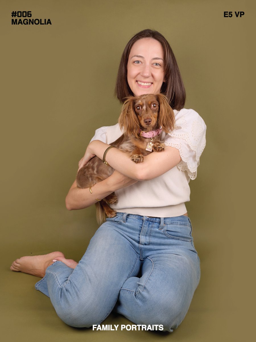 SunshineDenbhx's tweet photo. Meet Magnolia! Magnolia came to E5 after winning a competition hosted by Winnie the Wiener Queen—the perfect birthday surprise on her first birthday! From studio to finished artwork, these portraits capture the little moments that make dogs family. https://t.co/YM7PKDrIqk