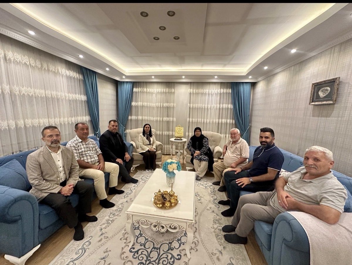 VatanGaziSehitD's tweet photo. Dernek Başkanımız,içişleri Bakan Müşaviri Sn. @hatice_atan73 ve Gazilerimiz ile birlikte #15temmuz gecesi Ankara il emniyet müdürlüğünde yaralanan Bahri AYDIN ve Münire AYDIN Gazilerimizi ziyaret ettiler.

#15temmuzuunutmaunutturma🇹🇷 https://t.co/A4P0oKzMKM