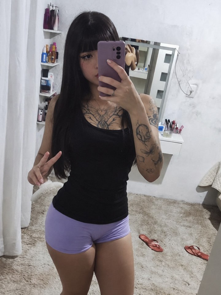 beatrixlaviny's tweet photo. arrumei o cabelo e aproveitei que a luz tava boa ✌🏻 https://t.co/HstW4yCA3a