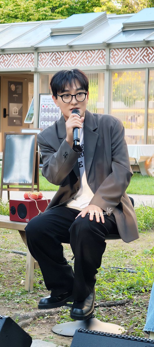 allhyun27's tweet photo. 송광식 콘서트에 참석한 강타 사진
오랜만에 보는 강타🥺
Photos of Kangta at Song Kwang-sik's concert
安七炫参加宋光植音乐会照片
#安七炫 #kangta #강타 #송광식 https://t.co/H4rKWwCQmR
