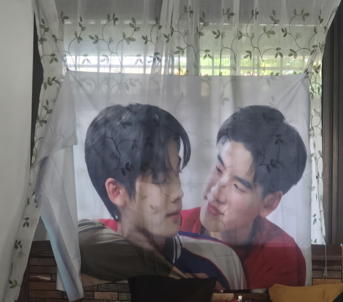 starry2yu's tweet photo. i think everyone knows how much i love this moment of #leeputter watching is not enough for me. I need to see it every minute in my room 🫤
@ujeenayp_ @yugeneyaknonmak
#ClassCrushCrisis #yujeenyugene https://t.co/bdFZRhvNqT