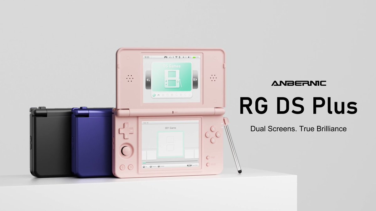 yoshivesmovie's tweet photo. ANBERNIC RG DS Plusが日本公式ストアで販売開始。16GB TF付きで12,999円（通常15,399円）、カラーはマットブラック・コーラルピンク・メタリックブルーの3色。
4.3インチ1024×768の2画面にLinuxを搭載し、スタイラスは本体に収納。
▼販売ページ（アフィリエイトリンク）
https://t.co/NkoyBYXBn8 https://t.co/CC1cnEDYE3