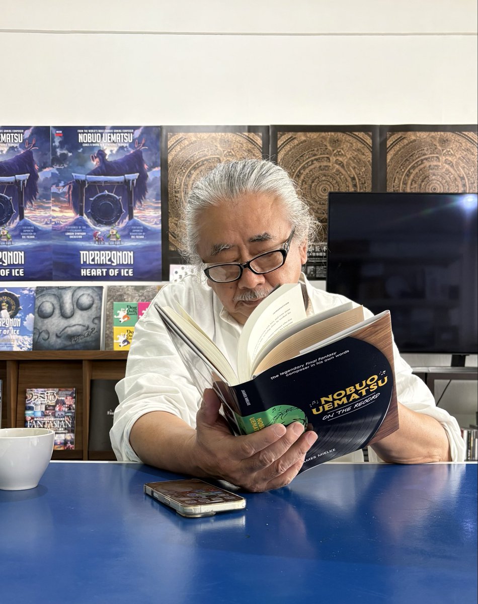 UematsuNobuo's tweet photo. アメリカ人のミルキーさんがここ数年に渡って取材を続けてきた僕の伝記本がとうとう完成！

さて読んでみようかな…どれどれ…

英語やんけーっ！！ https://t.co/UwmsQyJSCJ