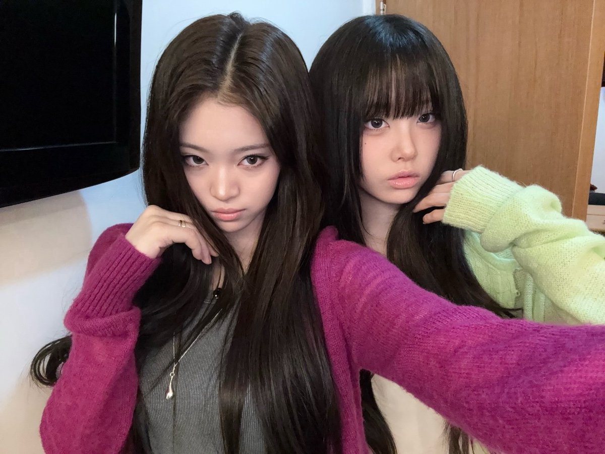 ouuxee's tweet photo. 260915 플러스챗 #김유나

다들 봤나아~? 기대 마니 해주세요 ㅎㅎ ♥
오늘두 조은 하루 보내자아🤌🤌

#키비츠 #Keyveatz #김유나 #KiMYUNA https://t.co/6CSY8cH50t