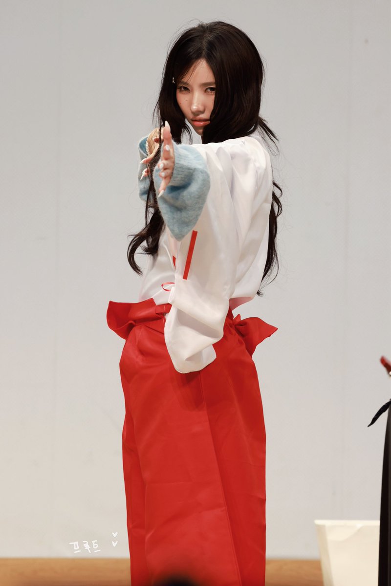 fruit_SOPP's tweet photo. 260913  MAKESTAR

“고추 싫어!”랑 “이누야샤!” 😤
중에 어느 쪽이 더 볼륨이 커?

#소연 #SOYEON  
#아이들 #idle  
#끝내주는인생  
#퇴사할게여 https://t.co/4GNkWYG2dY