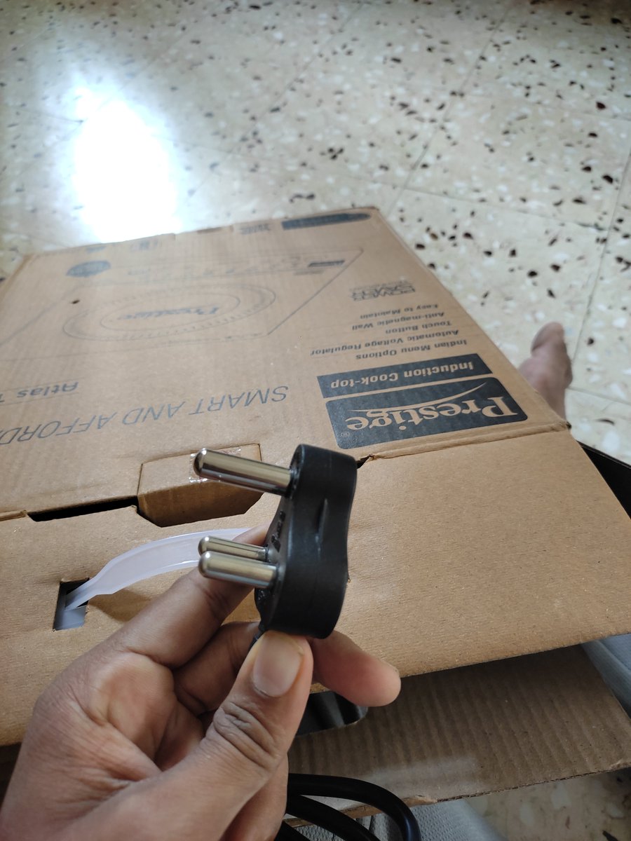 rimsonlobo's tweet photo. Flipkart and prestige scam on product,
Ordered an induction looking at all the details expecting a good Induction stove , got a huge switch plug which can't be supported in house , so tried returning and flipkart or prestige doesn't accept return @flipkartsupport @Flipkart https://t.co/46zMLuVP40