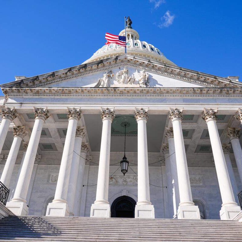 CriptoNoticias's tweet photo. 🇺🇸 El Senado de EE. UU. vota hoy la Ley Clarity entre críticas y exigencias de última hora. https://t.co/fa6gny5zDs