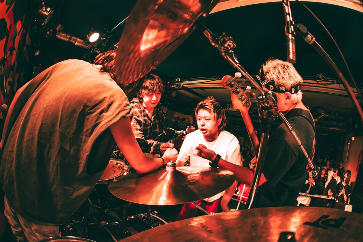 Daisycall_jp's tweet photo. 【🎃10月ライブまとめ🎃】

10月のライブスケジュールはこちら！

全国いろんなところに会いに行きます🔥
10月も俺たちと一緒に遊ぼうぜ💥

▼各公演チケットはこちら🎫▼
https://t.co/6V1vA4c1p5 https://t.co/z8bMemSKyl