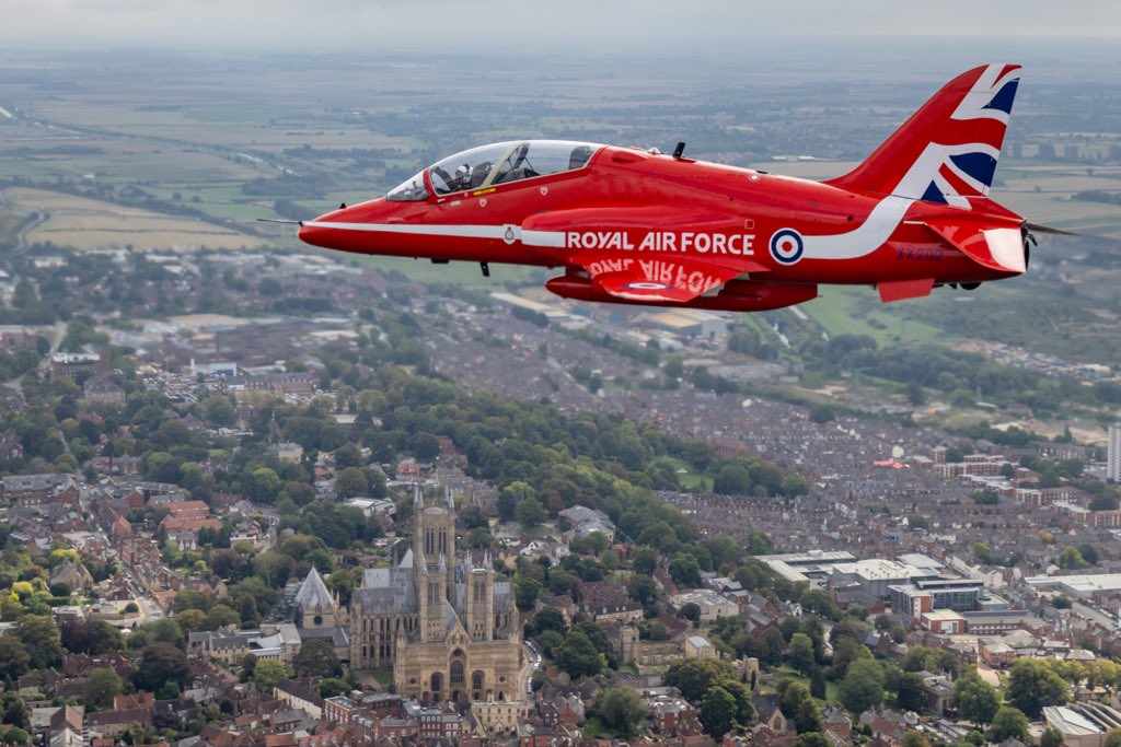 rafredarrows's tweet photo. 👀 How many places and landmarks do you recognise?

Images from the Red Arrows’ journey for the Great North Run flypast (scrolling left-to-right):

📍South Shields
📍Lincoln
📍Whitby
📍Newcastle

#RedArrows | #Lincoln | #Newcastle | #Whitby | #SouthShields https://t.co/Alnavw73YK