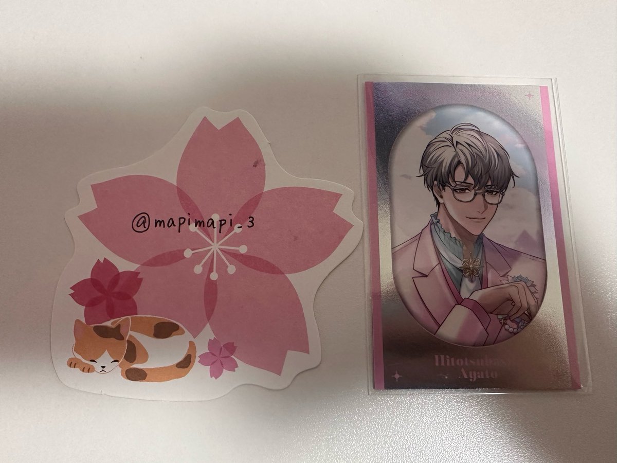 mapimapi_3's tweet photo. @mayflower329 初めまして、検索より失礼します。
画像1枚目の方所持しているのですが、お借りした画像2枚目の方と交換は可能でしょうか。
まとめて優先のところ単体となってしまい申し訳ないのですが、ご検討よろしくお願いします。 https://t.co/hqQQkQGEaq