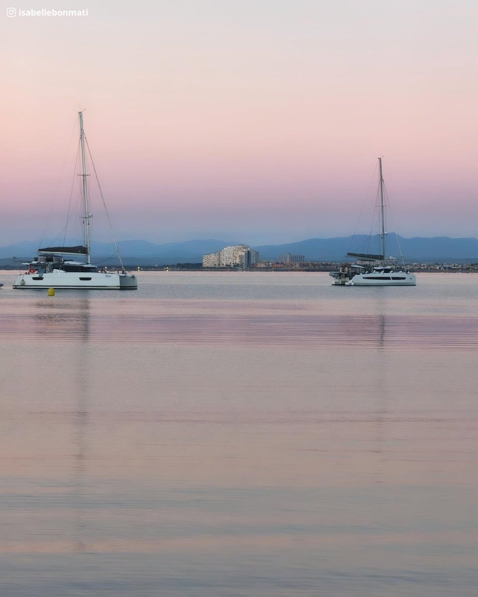 VisitRoses's tweet photo. Bon dia! ⛵🌅
¡Buenos días! ⛵🌅
Bonjour! ⛵🌅
Good morning! ⛵🌅
Guten Morgen! ⛵🌅
Goedemorgen! ⛵🌅
Buongiorno! ⛵🌅
📸 (Ig) @isabellebonmati - Moltes gràcies! ❣️
#VisitRoses #BadiadeRoses #Sunrise #SortidaDeSol #Albada https://t.co/s72iiiEtFI