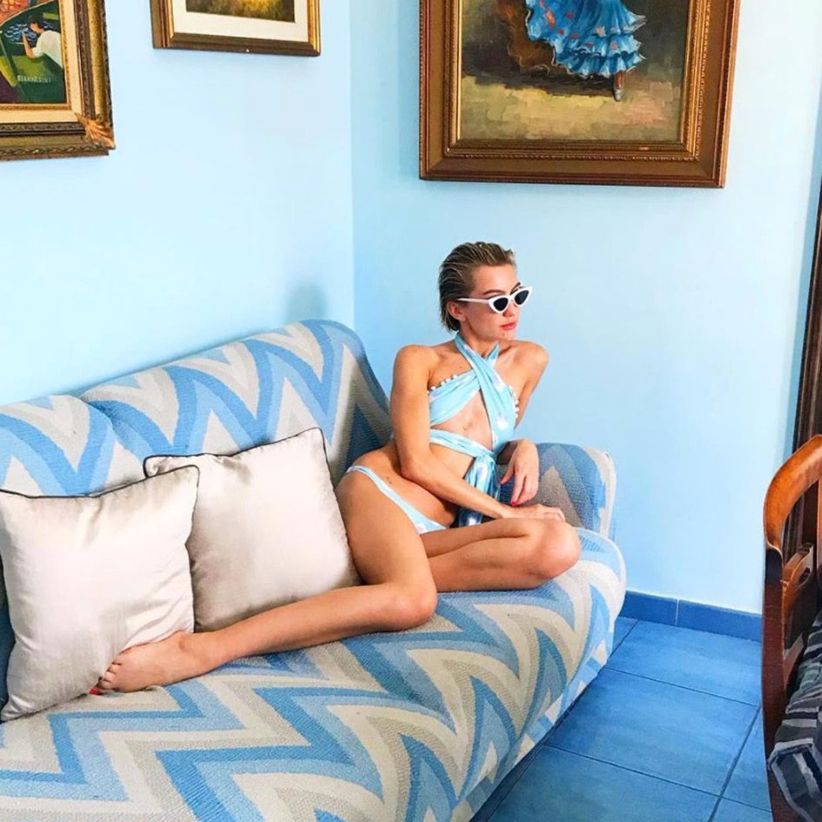 legsdaily's tweet photo. Good morning! 🩵
#legs #birthday #ChelseaKane https://t.co/ywVZFildRR