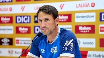DatosRayo1924's tweet photo. ⚡El Rayo de Beñat San José tras 5 jornadas:
❌Es el SEGUNDO Rayo más GOLEADO en 1ª
🥉Es el TERCER Rayo más GOLEADOR en 1ª igualado con el de 1993-94 y 1996-97
4️⃣ Es el CUARTO Rayo con peor diferencia de goles en 1ª
✅ Lo mejor: se ha quitado Bernabéu y Camp Nou
#DATORAYO https://t.co/9d4fn8SxoV