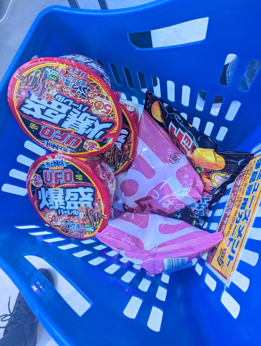 Natsu__02q's tweet photo. ゲーセン無双物語 https://t.co/6UMq4377a1