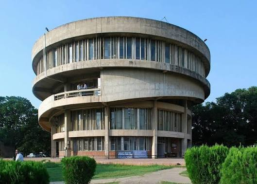 Sikhs4India's tweet photo. 🚨 Panjab University Sikh History Syllabus Row

Changes to four Punjab-history papers in Panjab University’s MA History syllabus triggered objections from students, the SGPC and SAD, with concerns raised over reduced coverage of Sikh and Punjab history.

Following the objections, Panjab University has assured restoration of the earlier Punjab/Sikh history syllabus for the conventional two-year MA programme.

#PanjabUniversity #SikhForIndia #PunjabHistory