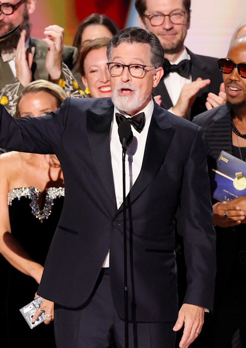 InternetH0F's tweet photo. 'The Late Show with Stephen Colbert' won its last Emmy for Best Variety Series despite the show being cancelled by CBS after 11 years

Colbert urges all Hollywood execs in attendance to hire his crew — “They will make your show better and your day easier" https://t.co/wsmI2OcsNI