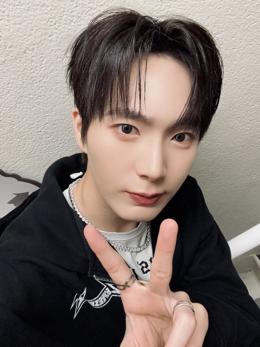 OmegaX_members's tweet photo. [#OX]

오늘 산호세 즐거웠어요!!
Have a good night!✌️😚

#OMEGA_X #오메가엑스
#케빈 #KEVIN https://t.co/CXM6n7Jwz4