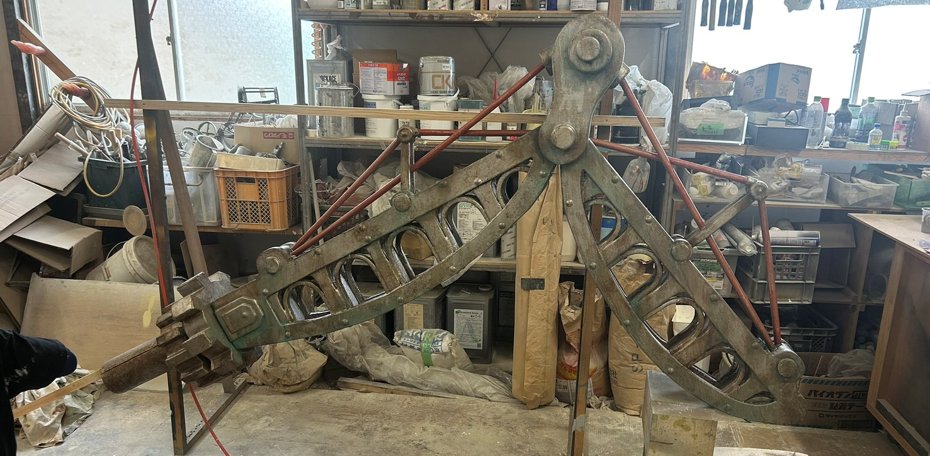 AkihiroHino's tweet photo. デカポリスのハーバードの車も制作中、その他レイトンの世界観の建物たち。 https://t.co/iWsDokOiBO